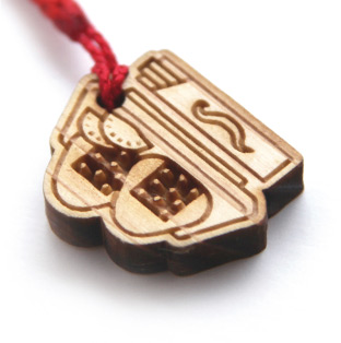 �������ǂ� �ؐ����[�U�[���H�X�g���b�v�y���ɂ���z���i�g��ʐ^